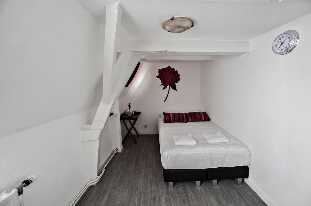 Hotel The Rose Leiden Room photo